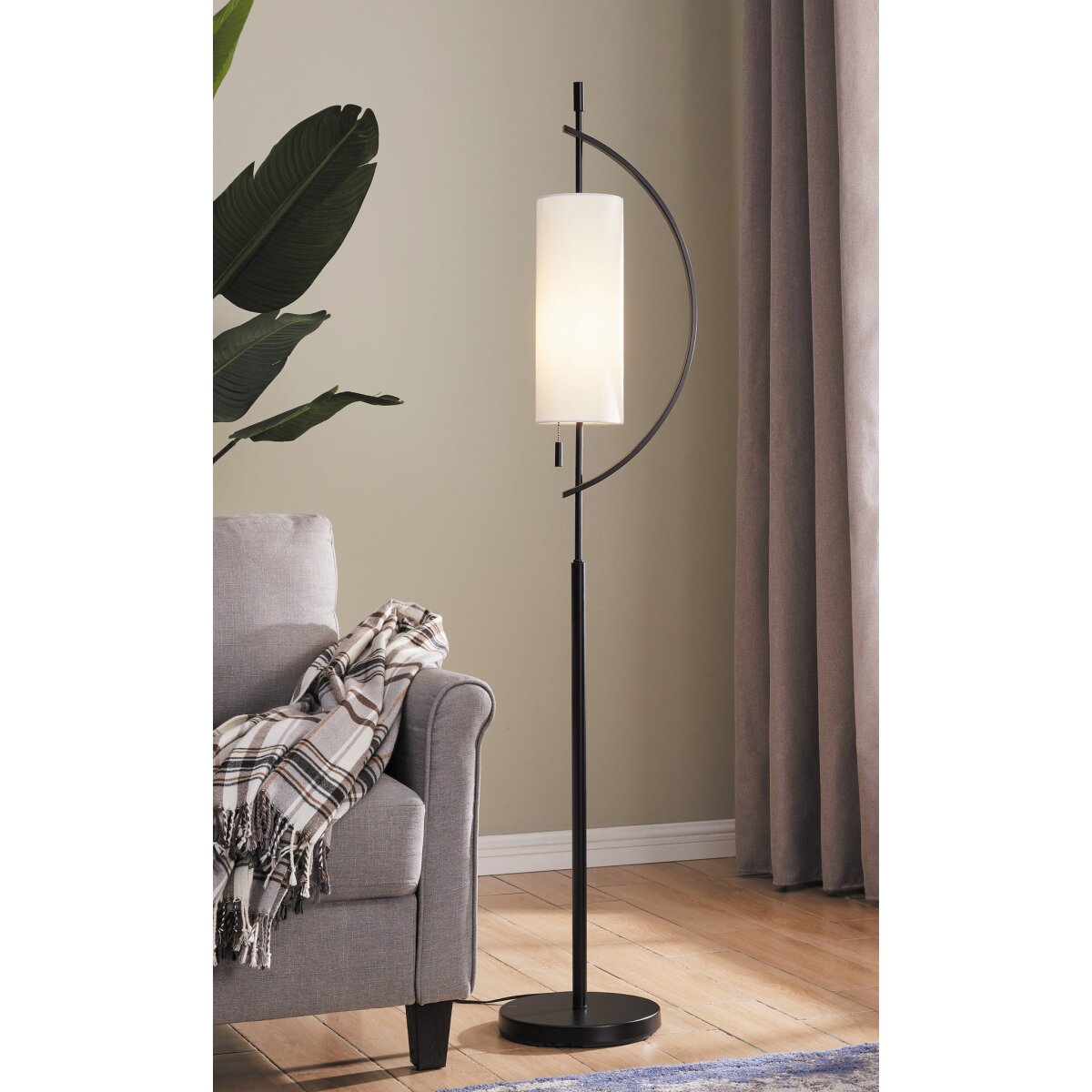 Renessa Floor Lamp - Image 2