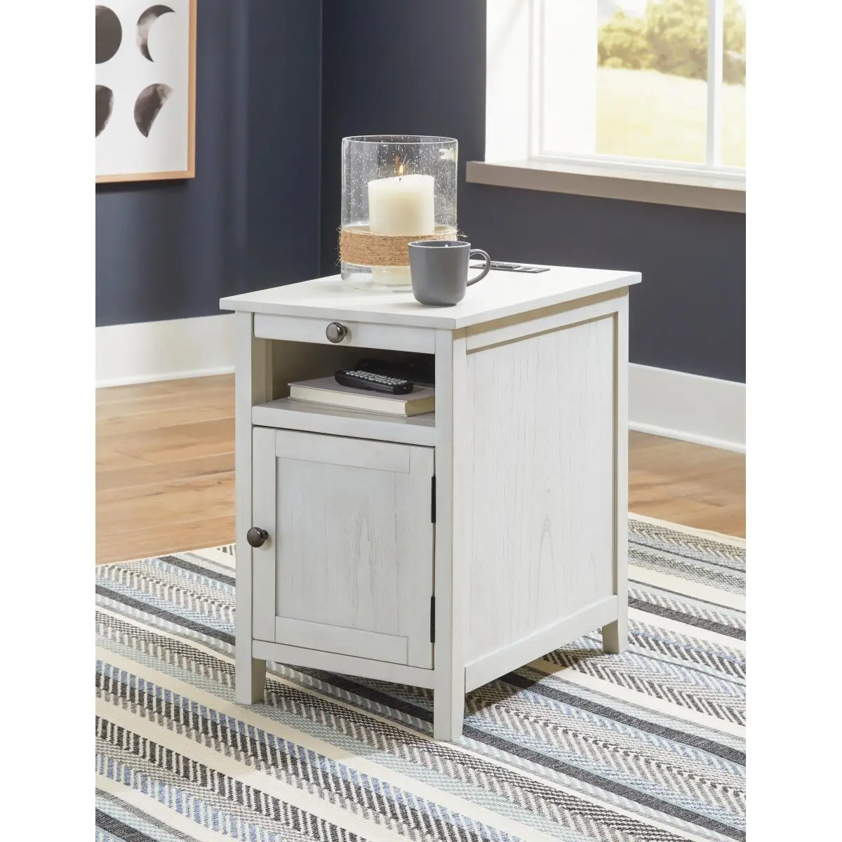Treytown Chairside End Table - Image 3
