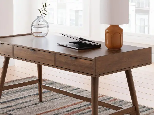Lyncott 60" Home Office Desk - Image 11