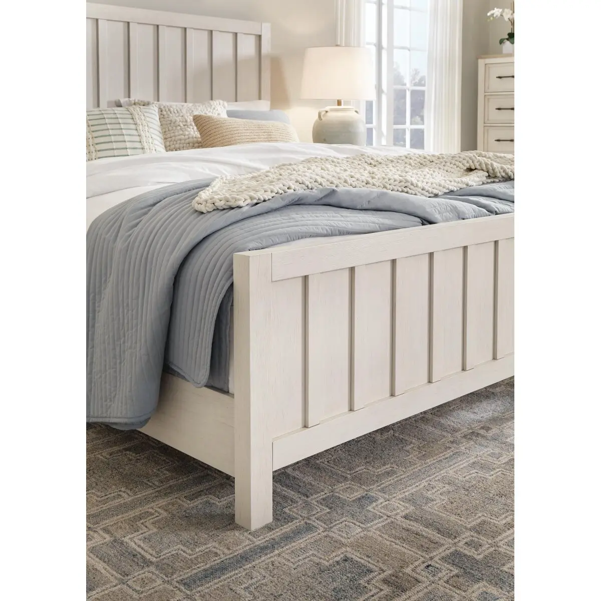 Shaybrock Queen Panel Bed - Image 6