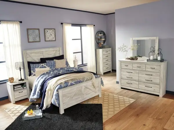Bellaby Queen Crossbuck Panel Bed - Image 4