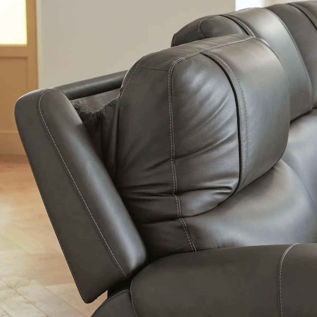5Z - Pittson 5-Piece Power Reclining Sectional - Image 4