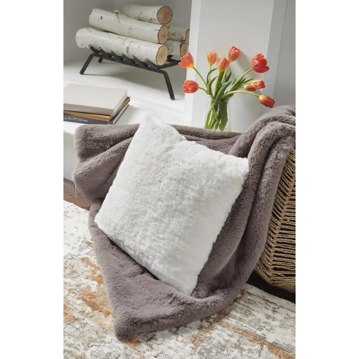 Gariland Pillow - Image 3